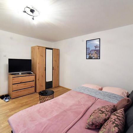 Studio Apartment Aneta Zagreb Bagian luar foto