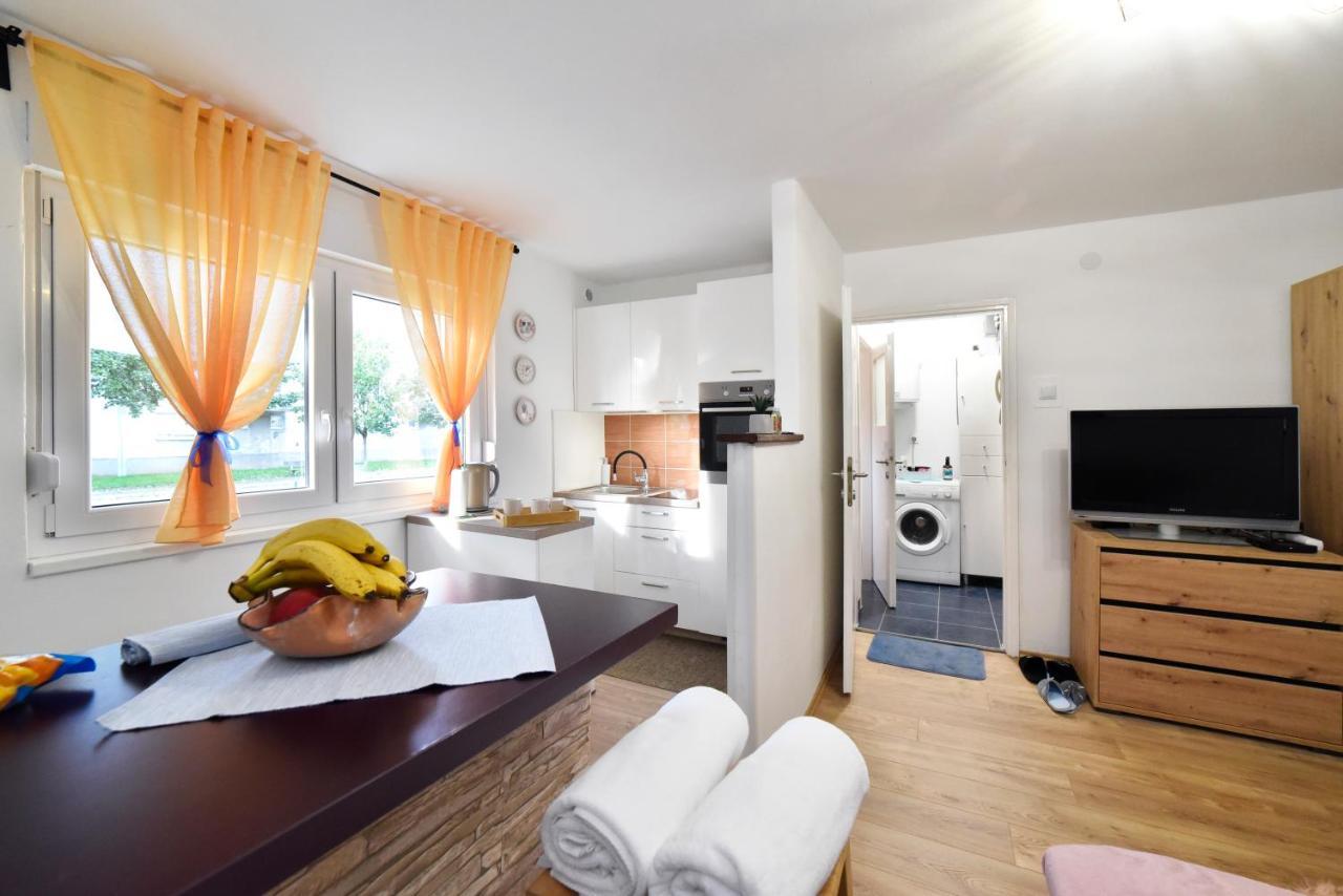 Studio Apartment Aneta Zagreb Bagian luar foto