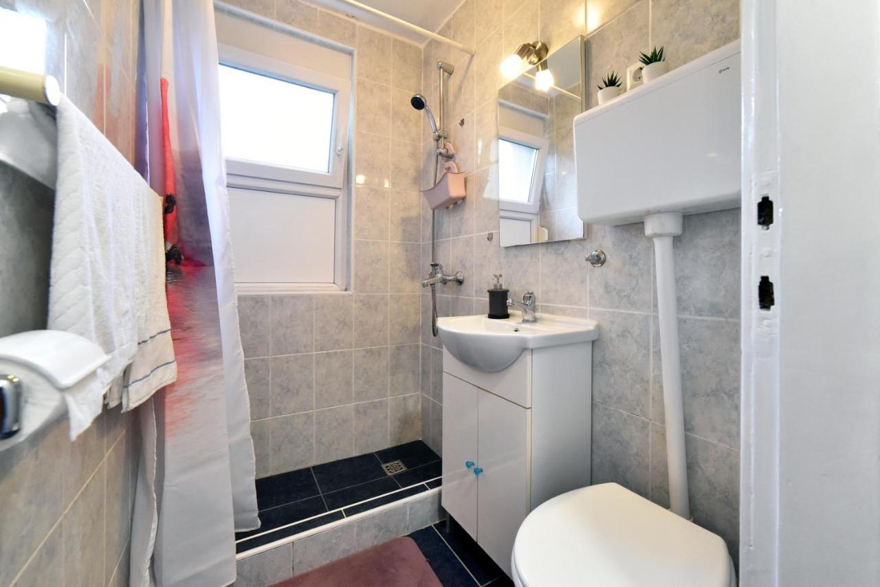 Studio Apartment Aneta Zagreb Bagian luar foto